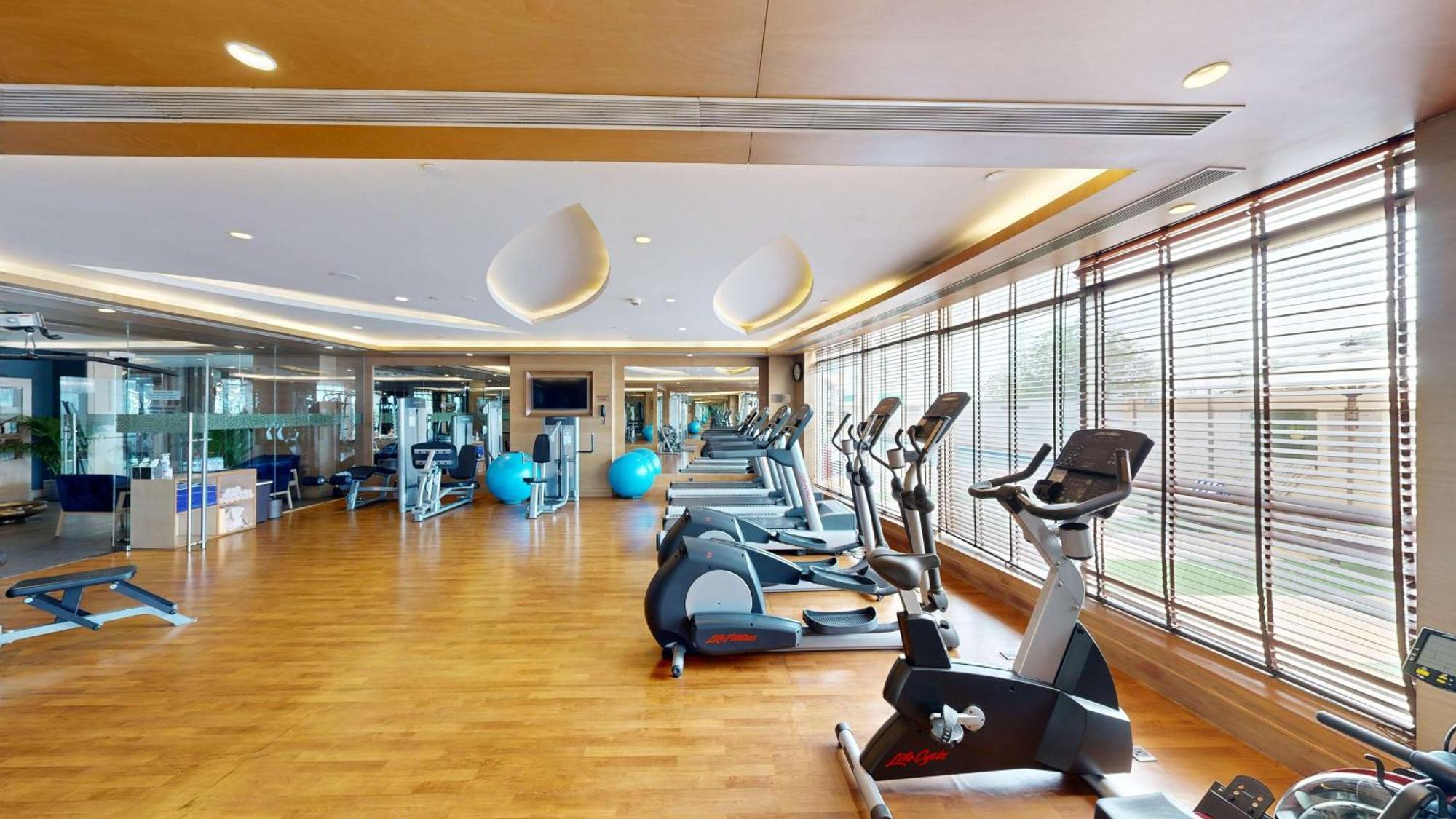 Radisson Gurugram Udyog Vihar Ξενοδοχείο Γκουργκάον Εξωτερικό φωτογραφία