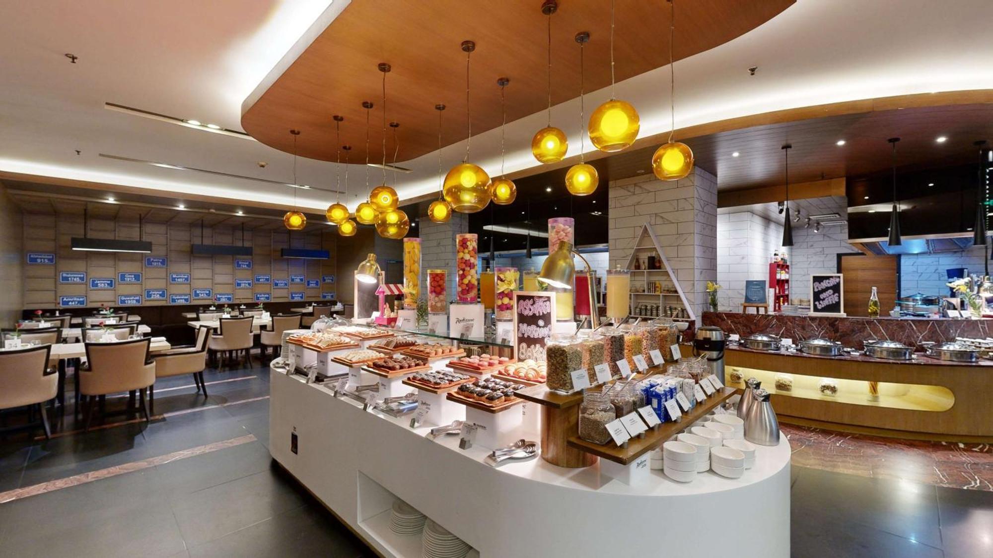 Radisson Gurugram Udyog Vihar Ξενοδοχείο Γκουργκάον Εξωτερικό φωτογραφία