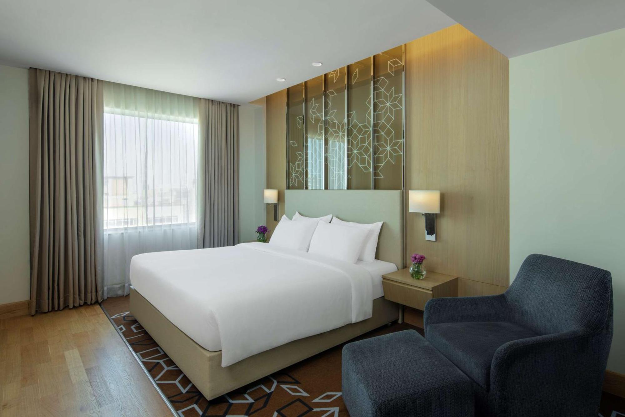 Radisson Gurugram Udyog Vihar Ξενοδοχείο Γκουργκάον Εξωτερικό φωτογραφία