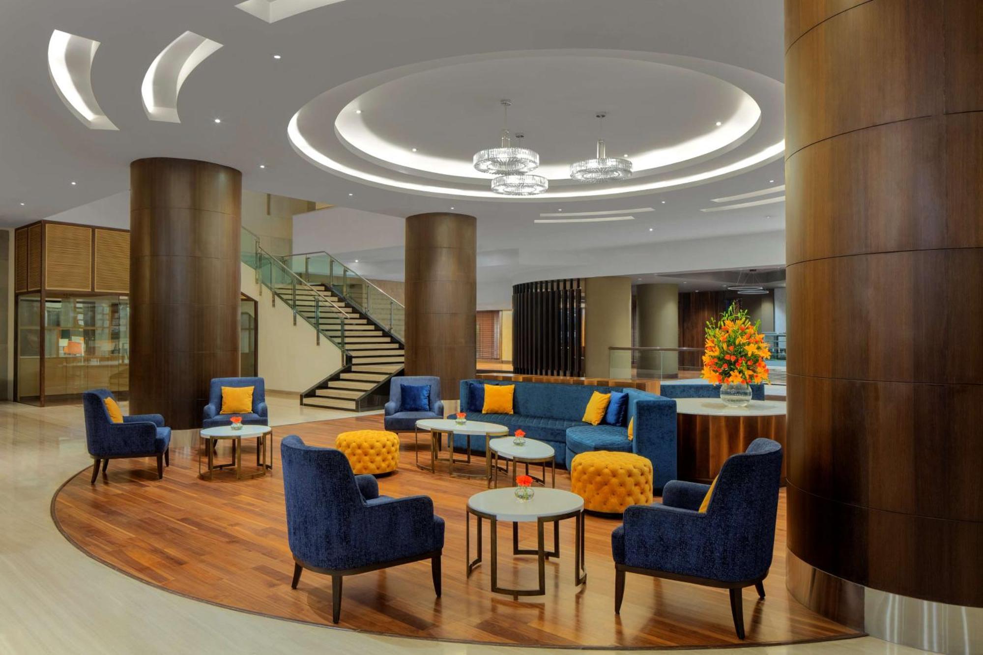 Radisson Gurugram Udyog Vihar Ξενοδοχείο Γκουργκάον Εξωτερικό φωτογραφία