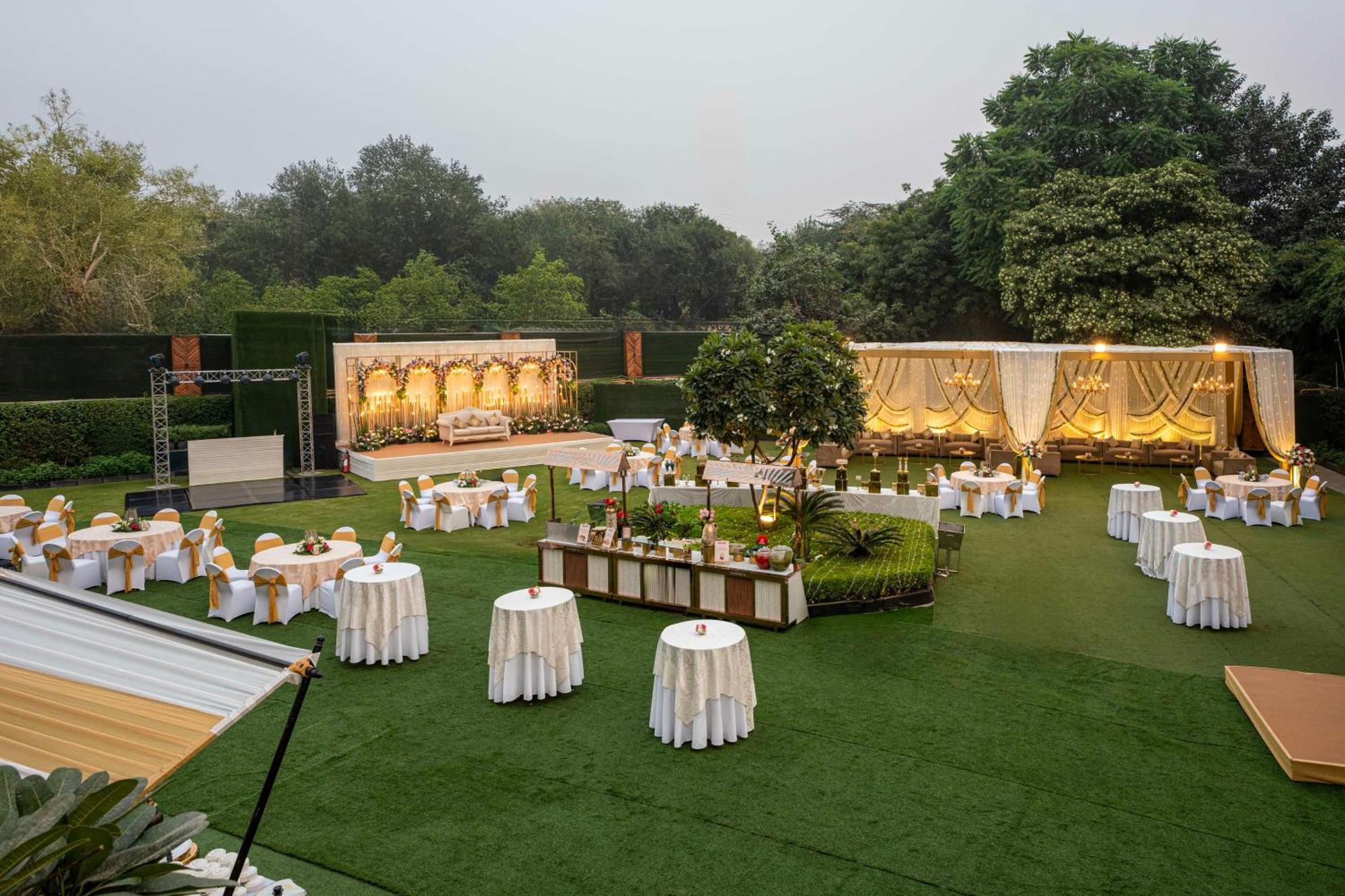 Radisson Gurugram Udyog Vihar Ξενοδοχείο Γκουργκάον Εξωτερικό φωτογραφία