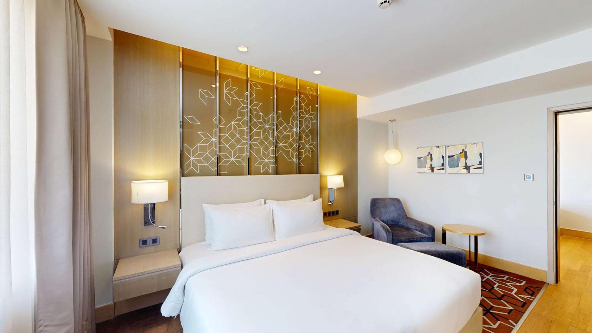 Radisson Gurugram Udyog Vihar Ξενοδοχείο Γκουργκάον Εξωτερικό φωτογραφία