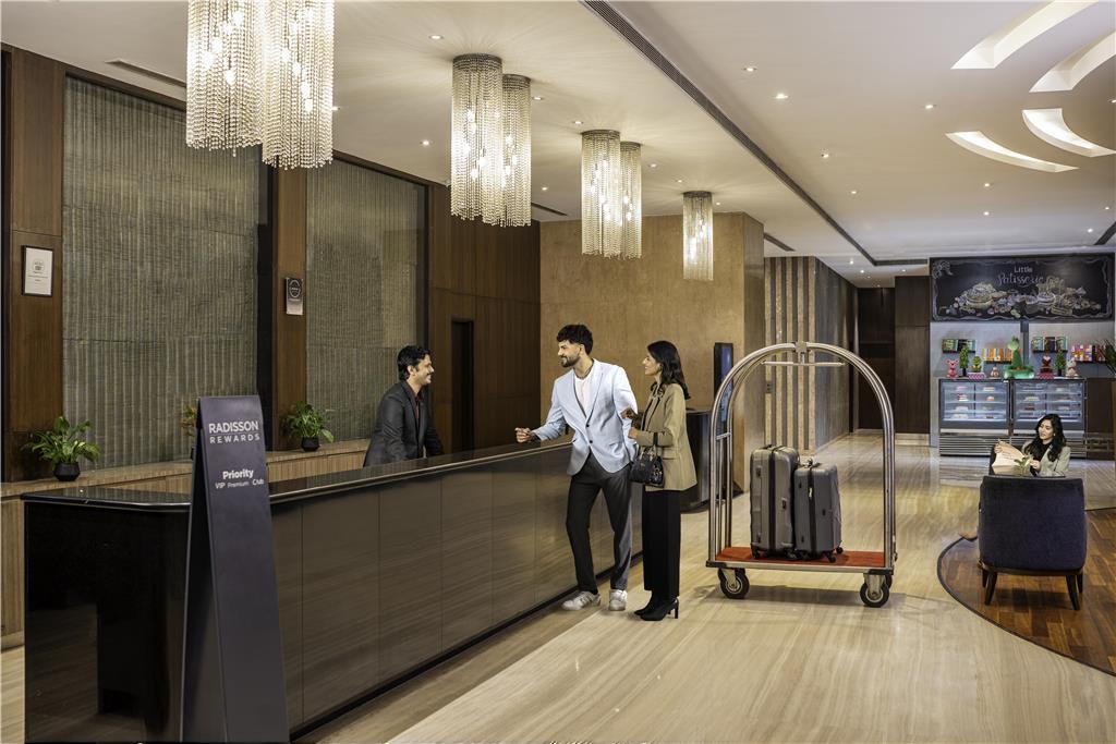 Radisson Gurugram Udyog Vihar Ξενοδοχείο Γκουργκάον Εσωτερικό φωτογραφία